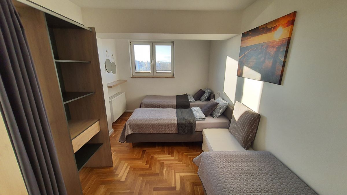 A five-person apartment No8 (40m2)